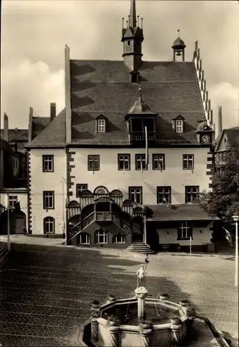 Ak Pößneck in Thüringen, Rathaus mit Marktbrunnen