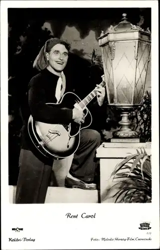 Ak Schauspieler und Sänger René Carol, in Südliche Nächte, Gitarre