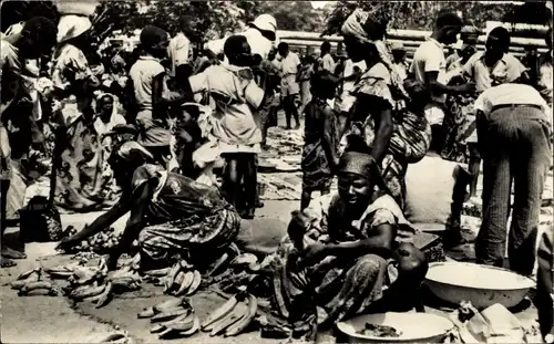 Ak Kinshasa Léopoldville RD Kongo Zaire, indigene Marktszene