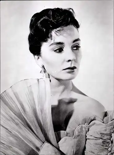 57 Pressefotos Jean Simmons, Portraits und Filmszenen