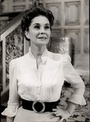 57 Pressefotos Jean Simmons, Portraits und Filmszenen