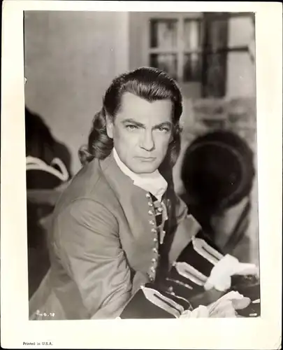 39 Pressefotos Jean Marais, Portraits und Filmszenen