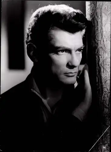 39 Pressefotos Jean Marais, Portraits und Filmszenen