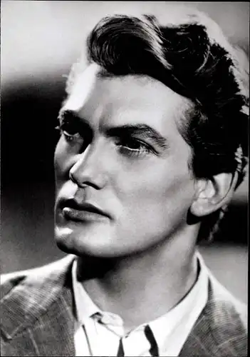 39 Pressefotos Jean Marais, Portraits und Filmszenen