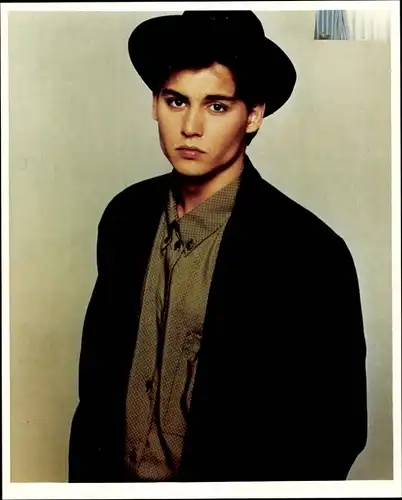 35 Pressefotos Johnny Depp, Portraits und Filmszenen