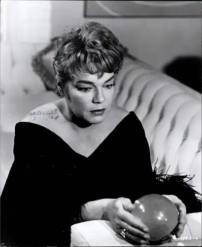 62 Pressefotos Simone Signoret, Portraits und Filmszenen