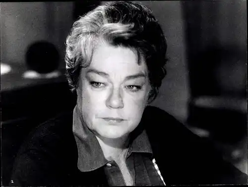 62 Pressefotos Simone Signoret, Portraits und Filmszenen