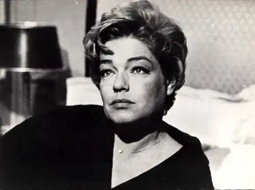 62 Pressefotos Simone Signoret, Portraits und Filmszenen