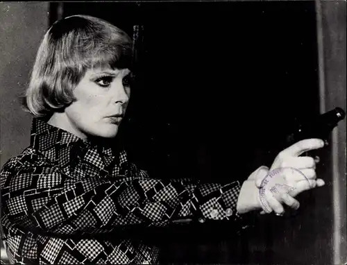 58 Pressefotos Elke Sommer, Portraits und Filmszenen