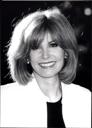 19 Pressefotos Stefanie Powers, Portraits und Filmszenen