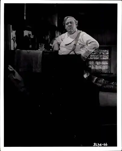 34 Pressefotos Charles Laughton, Portraits und Filmszenen