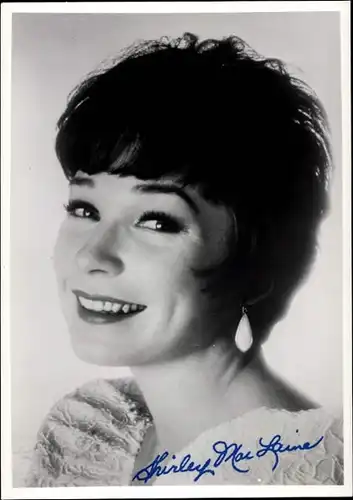 35 Pressefotos Shirley MacLaine, Portraits, Filmszenen und Auftritt