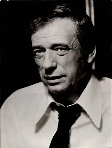 40 Pressefotos Yves Montand, Portraits, Filmszenen und Auftritt