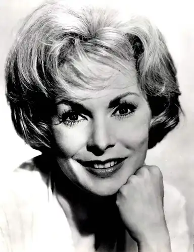 32 Pressefotos Janet Leigh, Portraits und Filmszenen