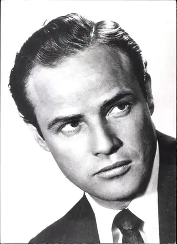 31 Pressefotos Marlon Brando, Portraits und Filmszenen