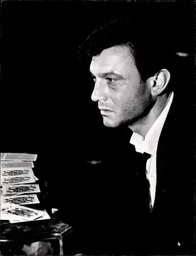 49 Pressefotos Laurence Harvey, Portraits und Filmszenen