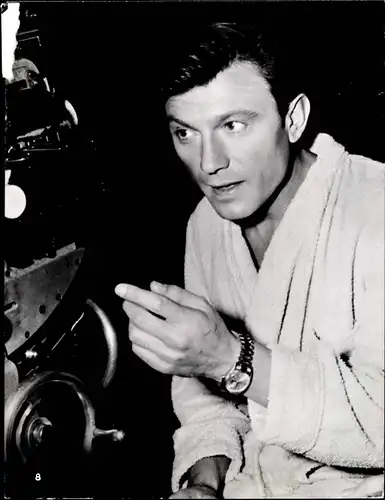 49 Pressefotos Laurence Harvey, Portraits und Filmszenen