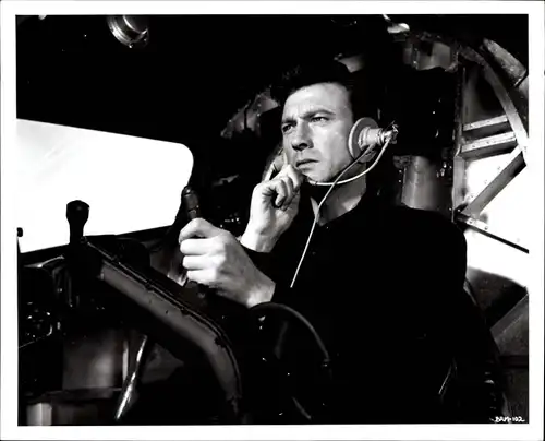 49 Pressefotos Laurence Harvey, Portraits und Filmszenen