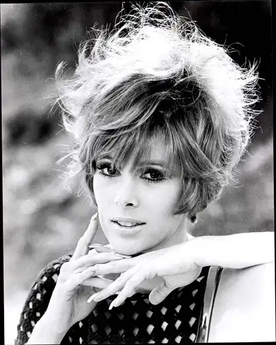 27 Pressefotos Jill St. John, Portraits und Filmszenen