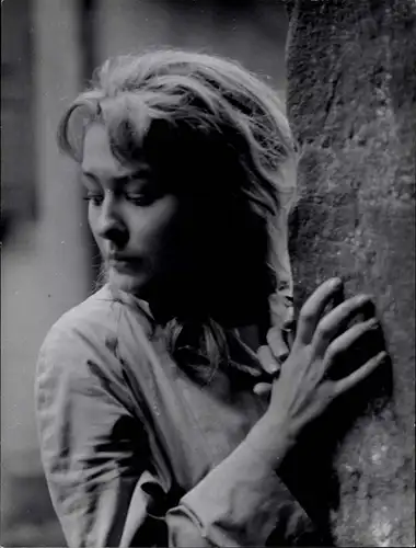 59 Pressefotos Christine Kaufmann, Portraits und Filmszenen