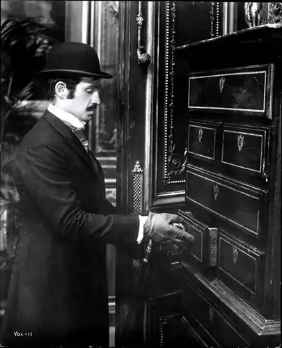 120 Pressefotos Jean-Paul Belmondo, Portraits und Filmszenen