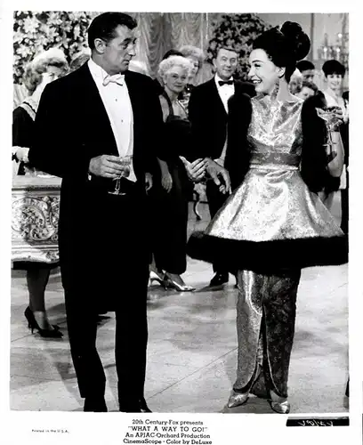 91 Pressefotos Shirley MacLaine, Portraits und Filmszenen