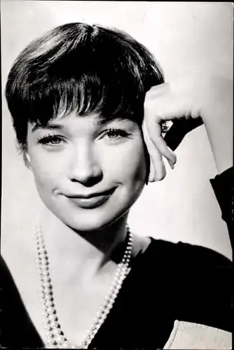 91 Pressefotos Shirley MacLaine, Portraits und Filmszenen