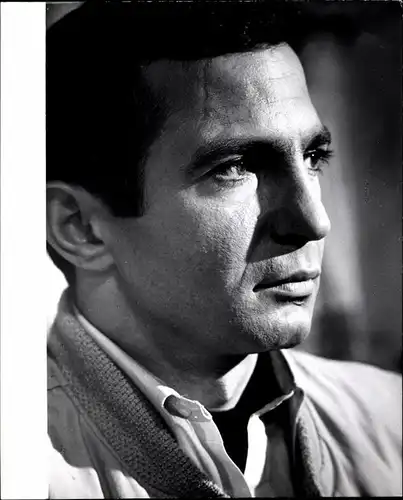 30 Pressefotos Ben Gazzara, Portraits und Filmszenen