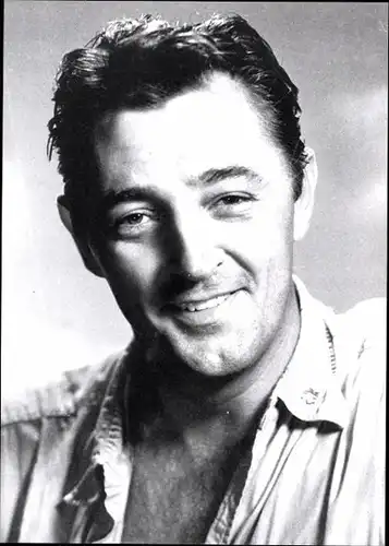 40 Pressefotos Robert Mitchum, Portraits und Filmszenen