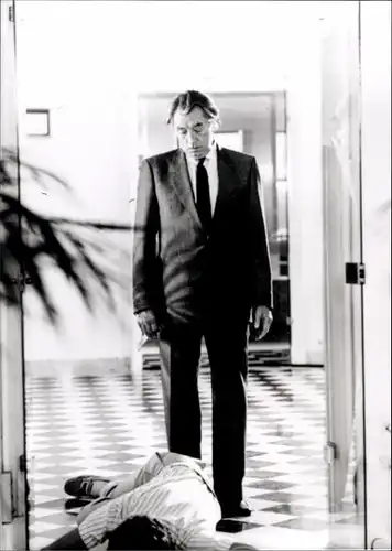 40 Pressefotos Robert Mitchum, Portraits und Filmszenen