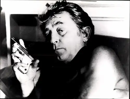 40 Pressefotos Robert Mitchum, Portraits und Filmszenen