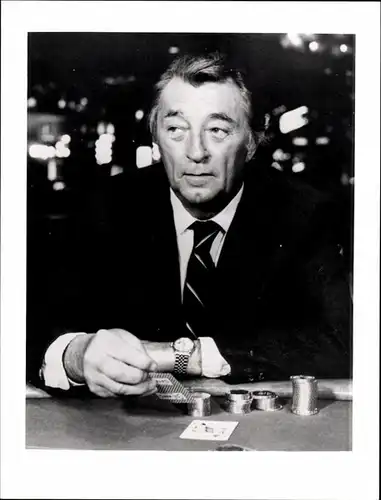 40 Pressefotos Robert Mitchum, Portraits und Filmszenen