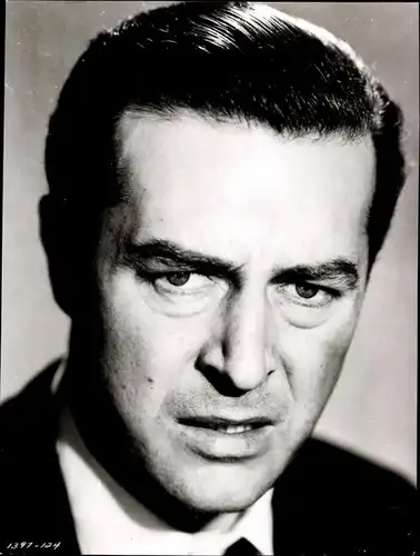 27 Pressefotos Ray Milland, Portraits und Filmszenen