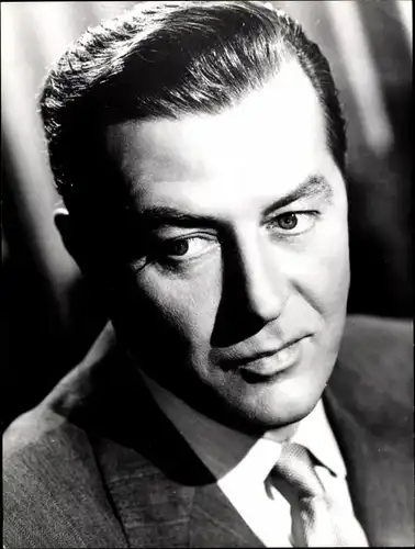 27 Pressefotos Ray Milland, Portraits und Filmszenen