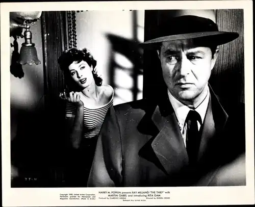 27 Pressefotos Ray Milland, Portraits und Filmszenen