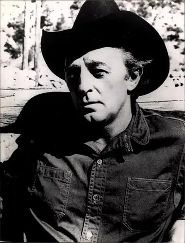 67 Pressefotos Robert Mitchum, Portraits und Filmszenen