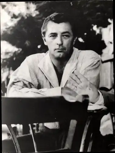 41 Pressefotos Robert Mitchum, Portraits und Filmszenen