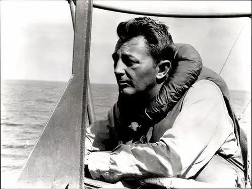 41 Pressefotos Robert Mitchum, Portraits und Filmszenen