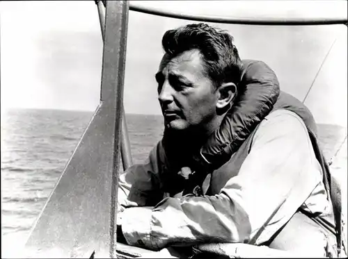 41 Pressefotos Robert Mitchum, Portraits und Filmszenen