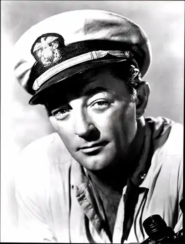 41 Pressefotos Robert Mitchum, Portraits und Filmszenen