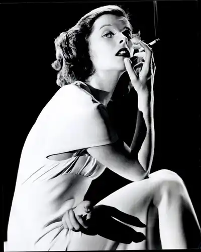 60 Pressefotos Katharine Hepburn, Portraits und Filmszenen