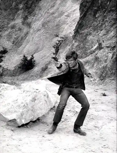 27 Pressefotos Giuliano Gemma, Portraits und Filmszenen