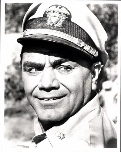 64 Pressefotos Ernest Borgnine, Portraits und Filmszene