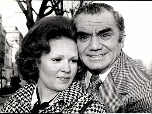 64 Pressefotos Ernest Borgnine, Portraits und Filmszene