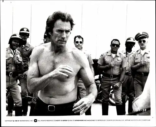 48 Pressefotos Clint Eastwood, Portraits und Filmszenen