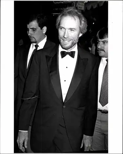 48 Pressefotos Clint Eastwood, Portraits und Filmszenen