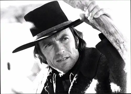 48 Pressefotos Clint Eastwood, Portraits und Filmszenen