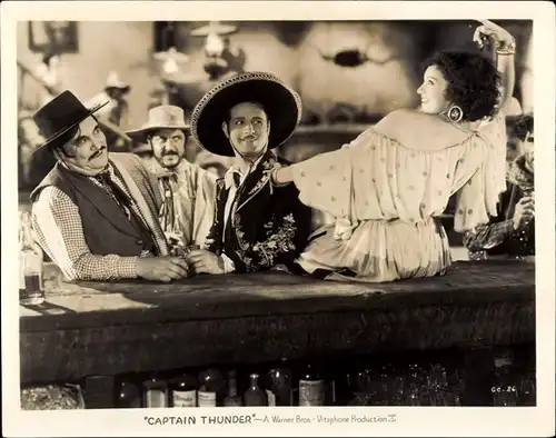 38 Pressefotos Douglas Fairbanks senior und junior, Portraits und Filmszenen
