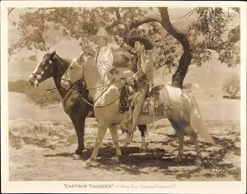 38 Pressefotos Douglas Fairbanks senior und junior, Portraits und Filmszenen