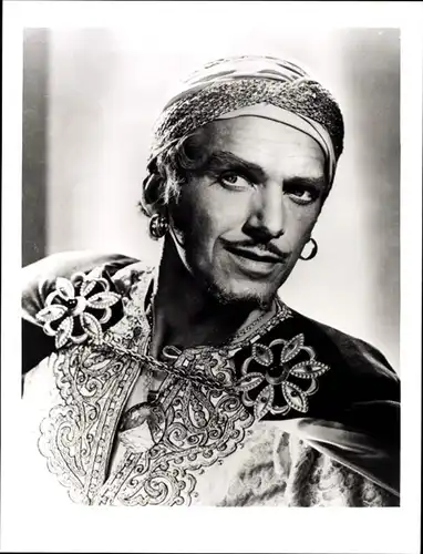 38 Pressefotos Douglas Fairbanks senior und junior, Portraits und Filmszenen